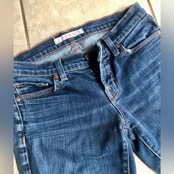 J Brand Mid-Rise Straight Leg Jeans | Dark Wash | Size 26 | XS - Picture 3 of 5